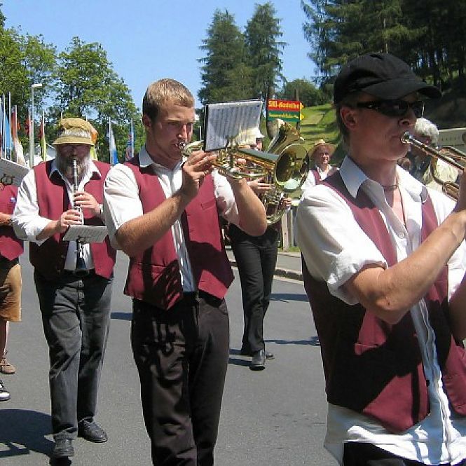 Umzug in Ernstthal 2007